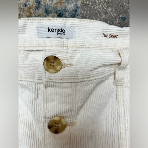 Kensie The Skirt White Corduroy Button Down Skirt Womens size 8/29 NWOT​ - Picture 2 of 6